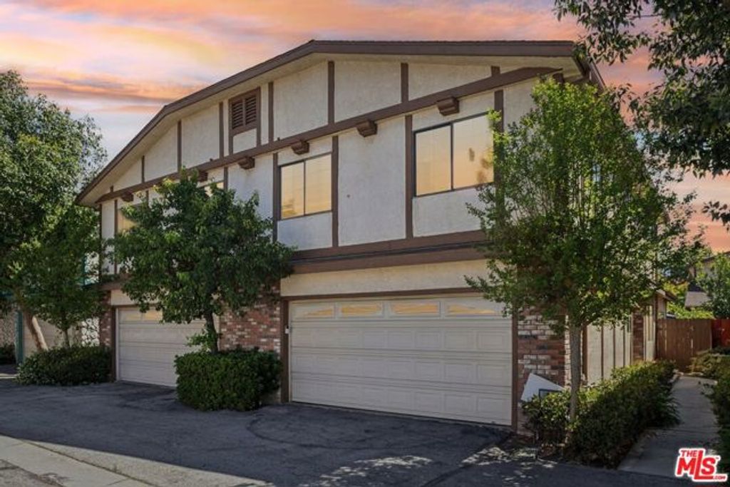 18424 Keswick Street 12, Reseda (los Angeles), CA 91335