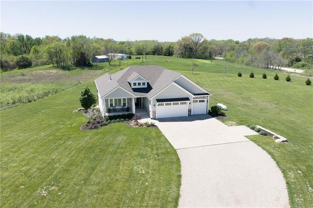 25865 Primrose Lane, Lawrence, KS 66044