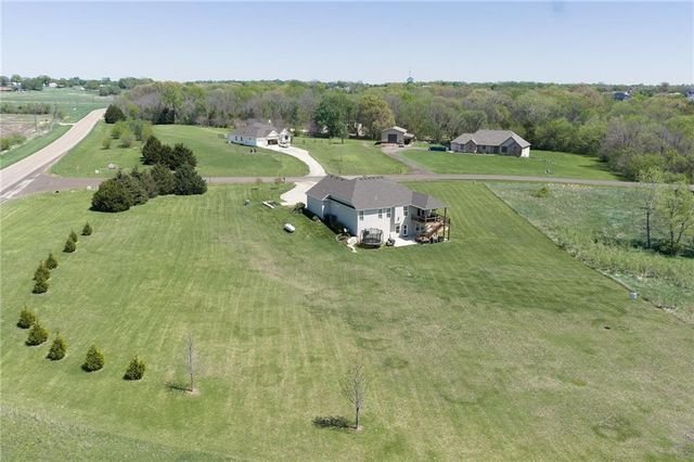 25865 Primrose Lane, Lawrence, KS 66044