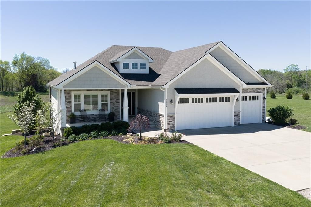 25865 Primrose Lane, Lawrence, KS 66044