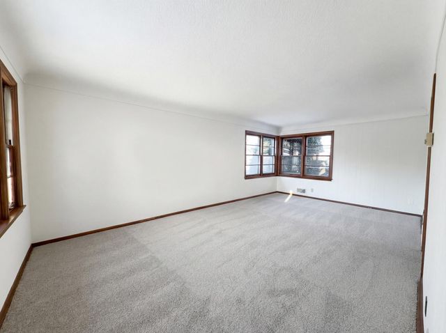 973 Bidwell Street, West Saint Paul, MN 55118