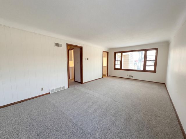 973 Bidwell Street, West Saint Paul, MN 55118