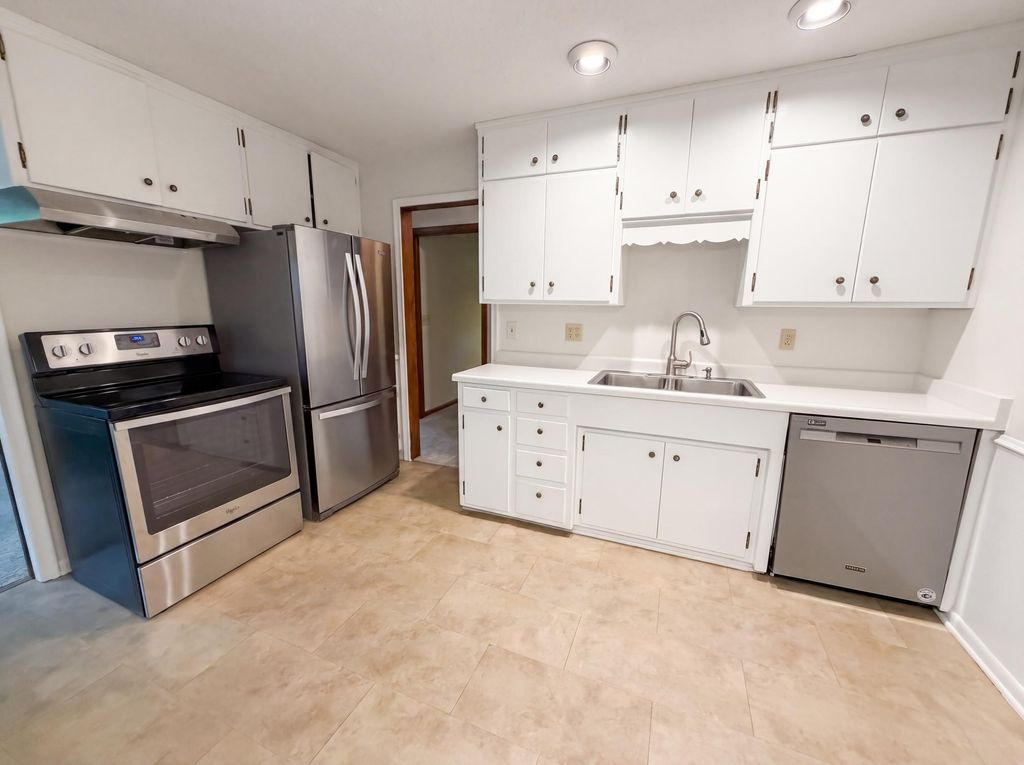 973 Bidwell Street, West Saint Paul, MN 55118 — photo 2