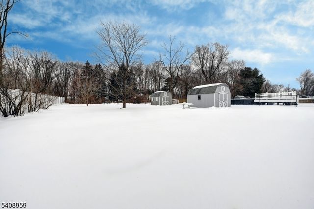 2 Marvin Rd, Pequannock Twp., NJ 07444