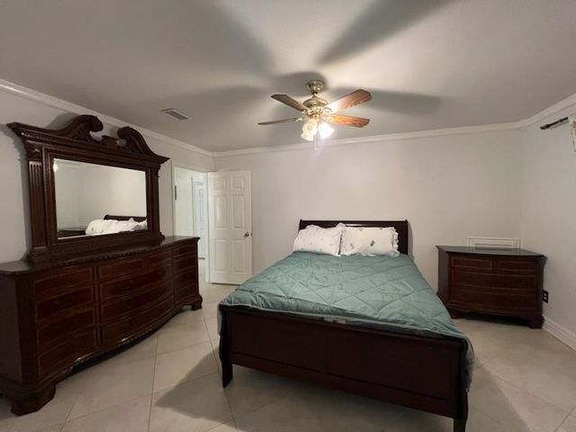 5 Deerfoot Court, The Woodlands, TX 77380