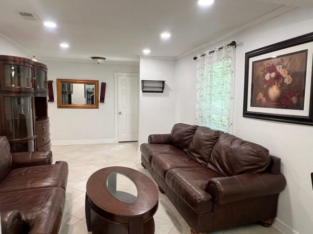 5 Deerfoot Court, The Woodlands, TX 77380