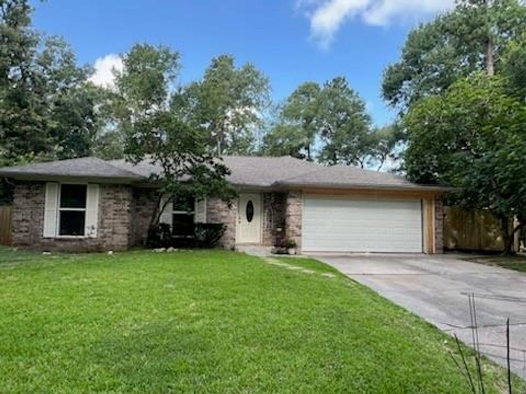 5 Deerfoot Court, The Woodlands, TX 77380