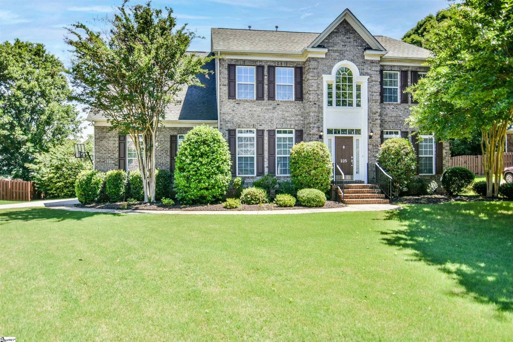 225 Highgrove Court, Simpsonville, SC 29681