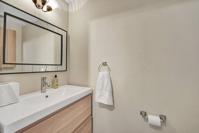 2571 NE 15TH Street, Pompano Beach, FL 33062