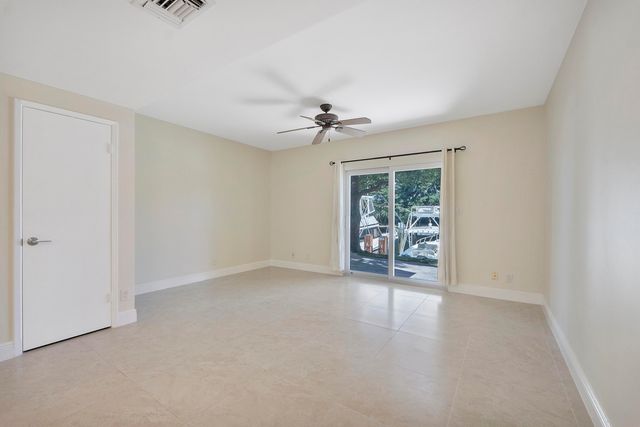 2571 NE 15TH Street, Pompano Beach, FL 33062