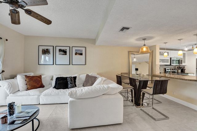2571 NE 15TH Street, Pompano Beach, FL 33062