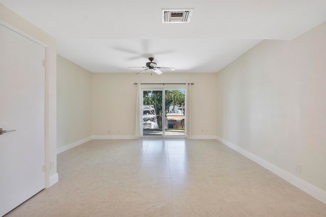 2571 NE 15TH Street, Pompano Beach, FL 33062