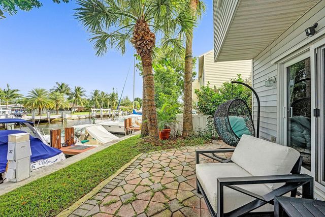 2571 NE 15TH Street, Pompano Beach, FL 33062
