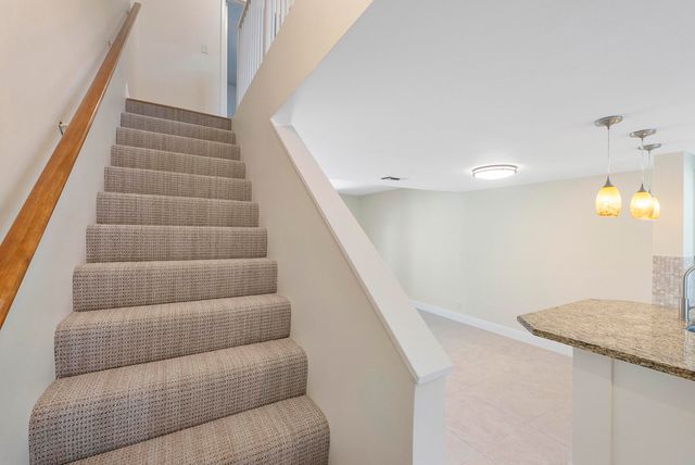 2571 NE 15TH Street, Pompano Beach, FL 33062