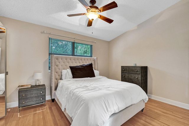 2571 NE 15TH Street, Pompano Beach, FL 33062