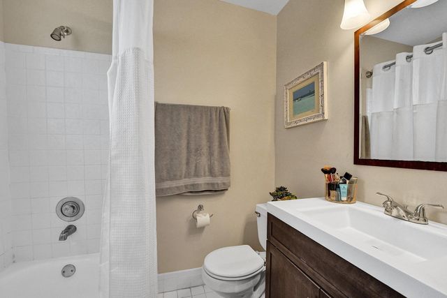 2571 NE 15TH Street, Pompano Beach, FL 33062
