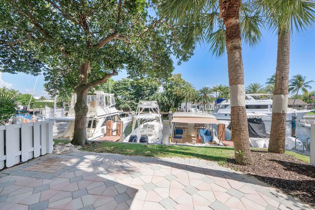 2571 NE 15TH Street, Pompano Beach, FL 33062
