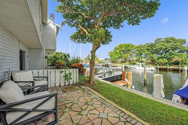 2571 NE 15TH Street, Pompano Beach, FL 33062