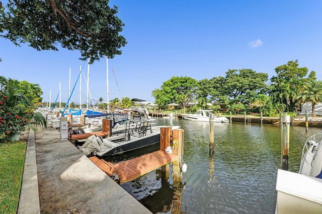 2571 NE 15TH Street, Pompano Beach, FL 33062