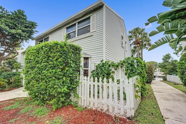 2571 NE 15TH Street, Pompano Beach, FL 33062