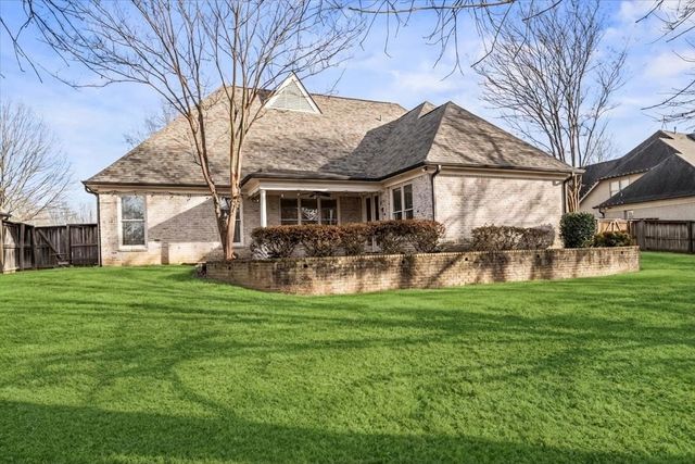 1581 BRACKENSHIRE LN, Collierville, TN 38017