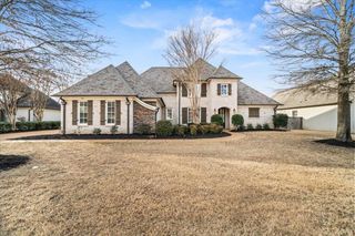1581 BRACKENSHIRE LN, Collierville, TN 38017