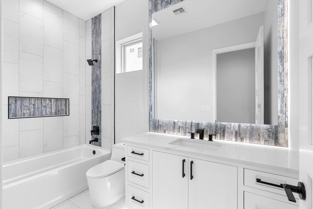 Image 11 of property listing at 512 2nd Street NE, Rio Rancho, NM 87124