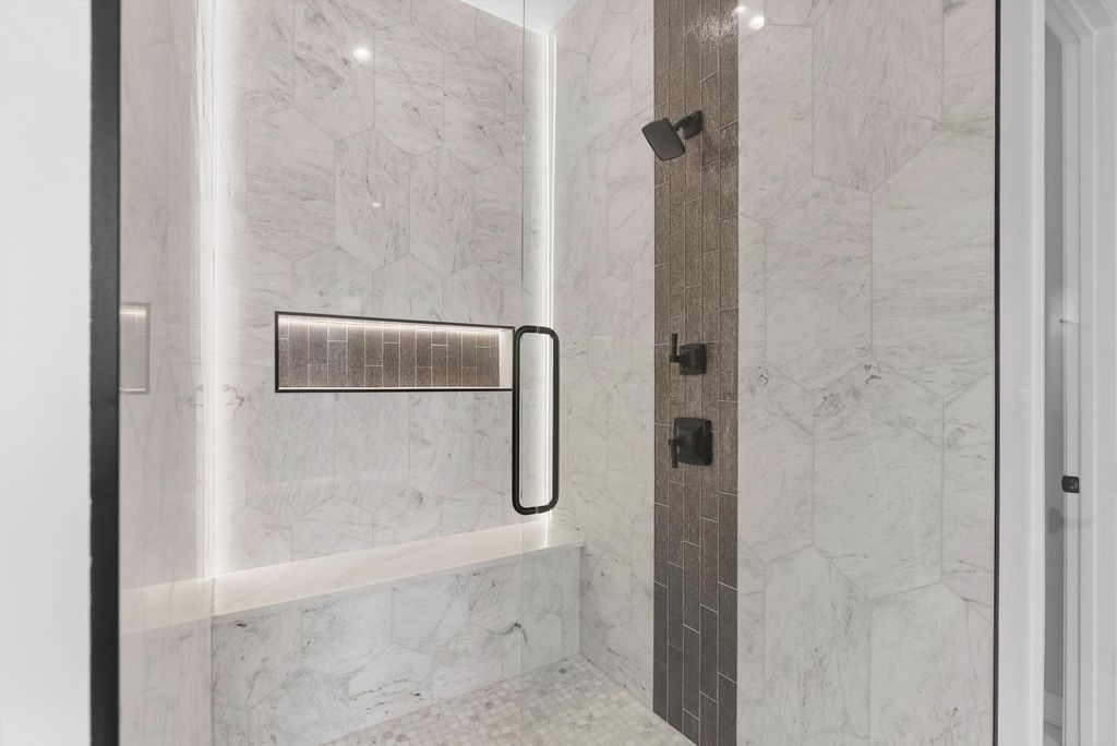 Image 14 of property listing at 512 2nd Street NE, Rio Rancho, NM 87124