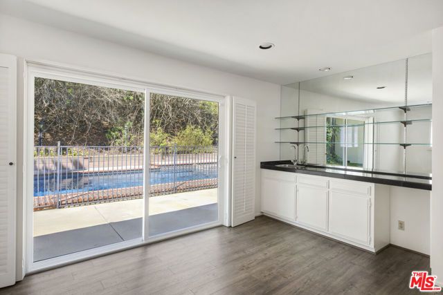 15508 Royal Ridge Road, Sherman Oaks, CA 91403