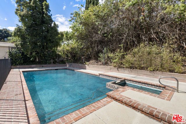 15508 Royal Ridge Road, Sherman Oaks, CA 91403