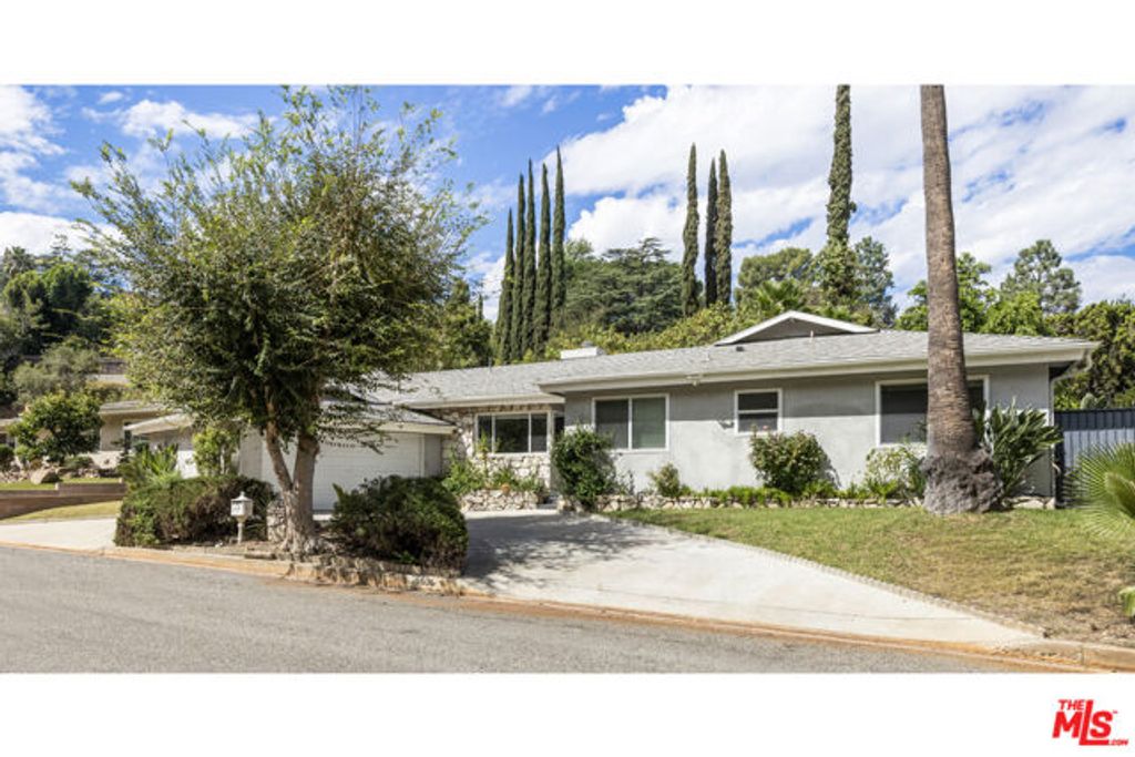 15508 Royal Ridge Road, Sherman Oaks, CA 91403