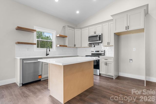 909 Overlook Drive SW, Lenoir, NC 28645