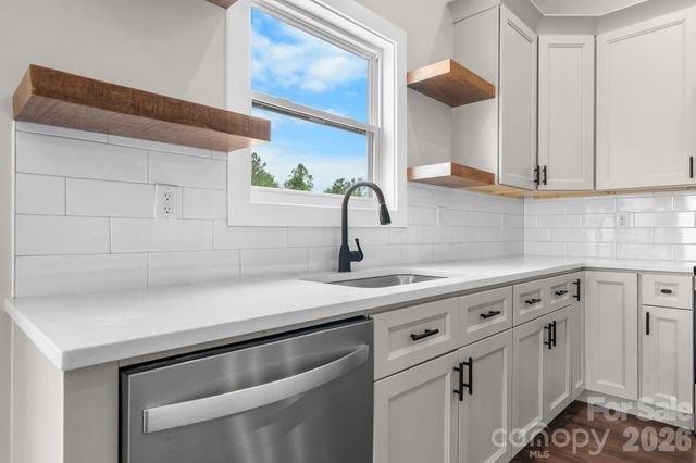 909 Overlook Drive SW, Lenoir, NC 28645