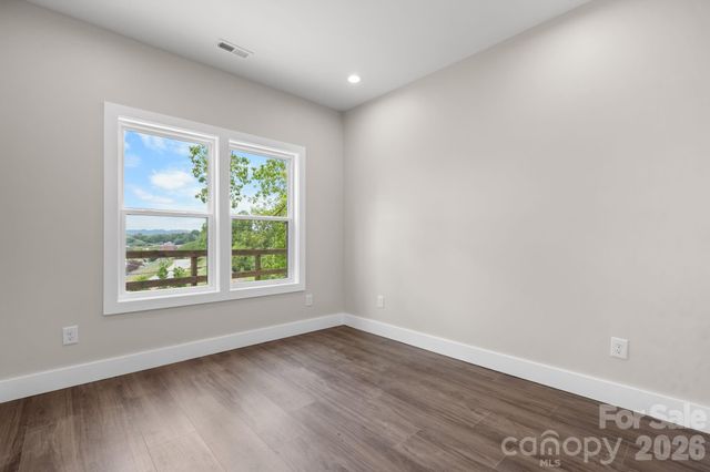 909 Overlook Drive SW, Lenoir, NC 28645