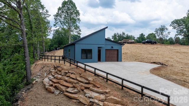 909 Overlook Drive SW, Lenoir, NC 28645