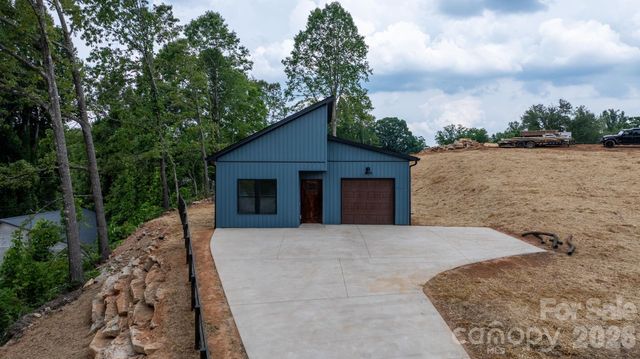 909 Overlook Drive SW, Lenoir, NC 28645
