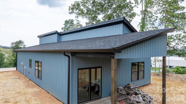 909 Overlook Drive SW, Lenoir, NC 28645