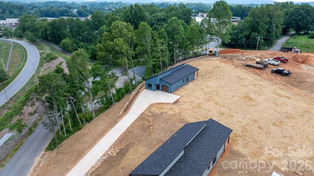 909 Overlook Drive SW, Lenoir, NC 28645