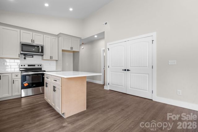 909 Overlook Drive SW, Lenoir, NC 28645