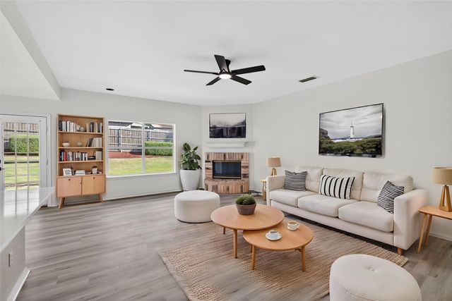 10804 Edgewater Drive, Benbrook, TX 76126