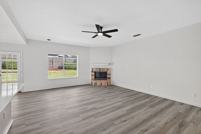 10804 Edgewater Drive, Benbrook, TX 76126