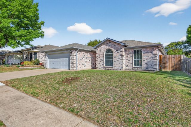 10804 Edgewater Drive, Benbrook, TX 76126
