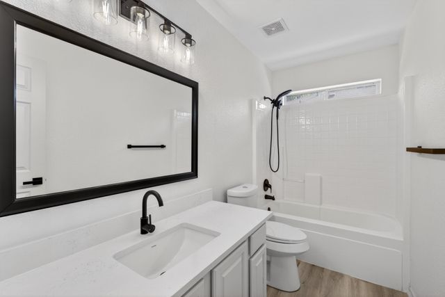 10804 Edgewater Drive, Benbrook, TX 76126