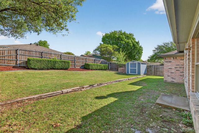 10804 Edgewater Drive, Benbrook, TX 76126