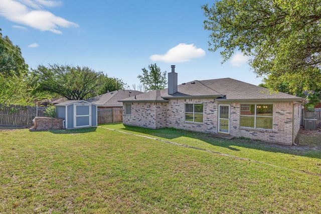 10804 Edgewater Drive, Benbrook, TX 76126