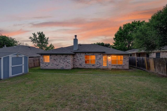 10804 Edgewater Drive, Benbrook, TX 76126