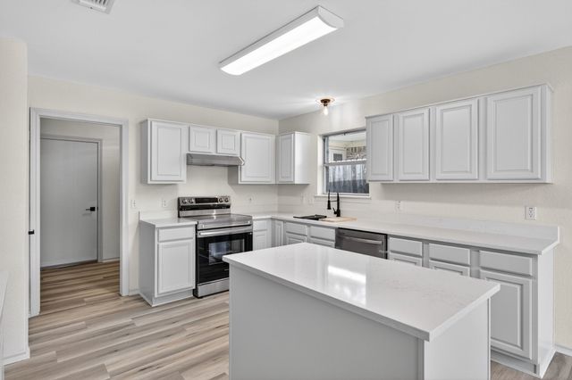 10804 Edgewater Drive, Benbrook, TX 76126