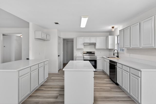 10804 Edgewater Drive, Benbrook, TX 76126