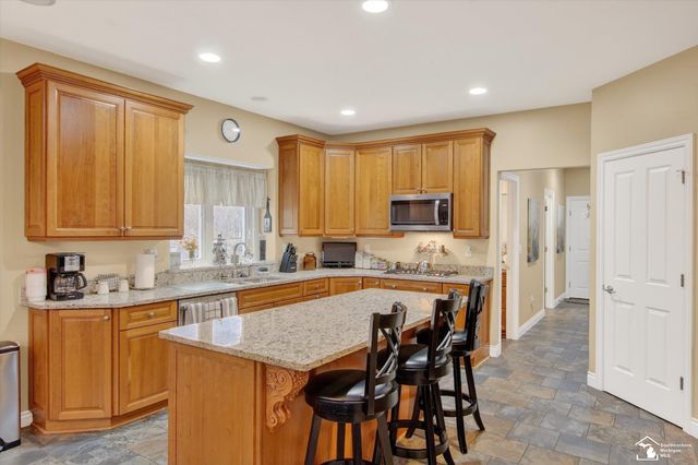 202 Orleans Avenue, Monroe, MI 48162