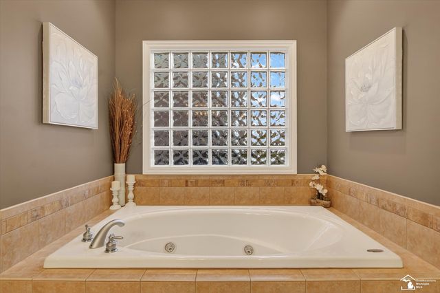 202 Orleans Avenue, Monroe, MI 48162